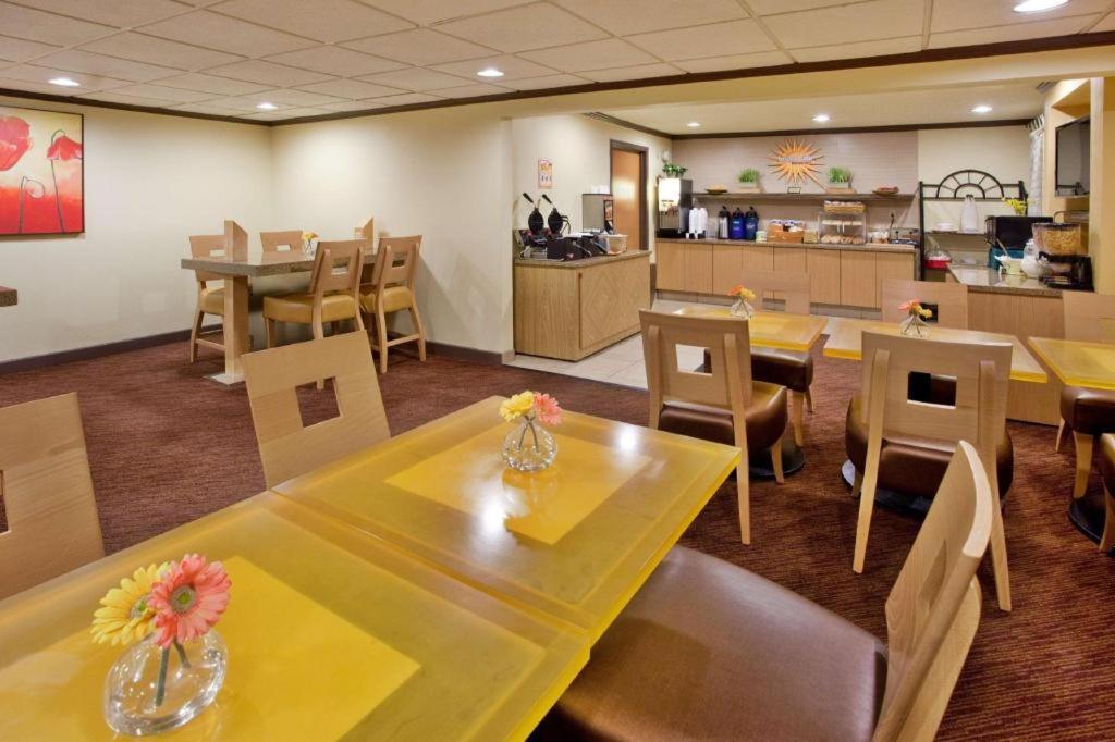 Hotel La Quinta By Wyndham Springdale Extérieur photo